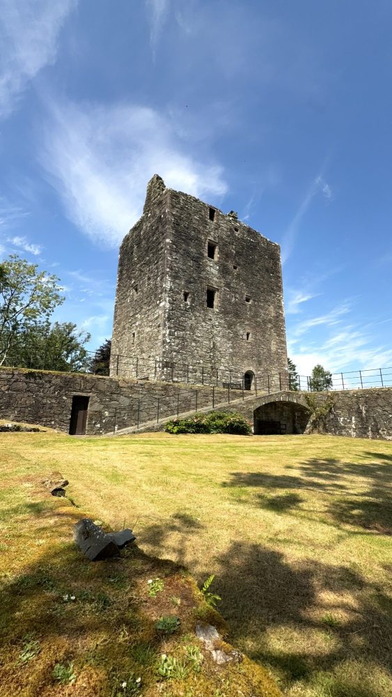 Cardoness Castle